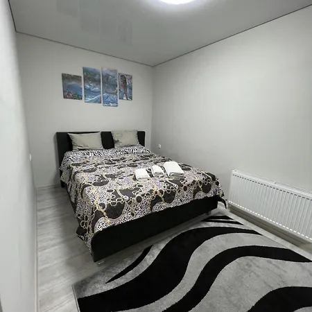 1-Confortable And Ideal Apartament-Квартира Посуточно Edinet Exterior photo